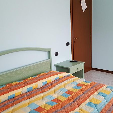 Hotel Dei Pini 梅多拉戈 外观 照片