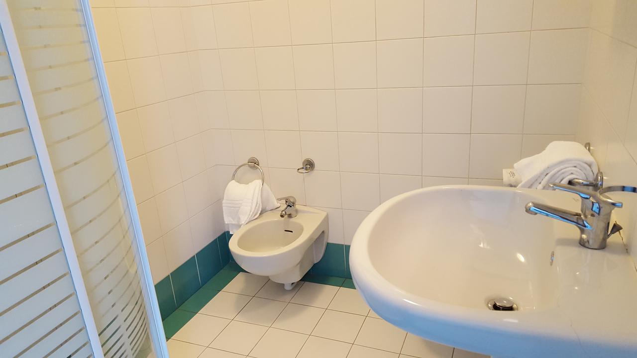 Hotel Dei Pini 梅多拉戈 外观 照片